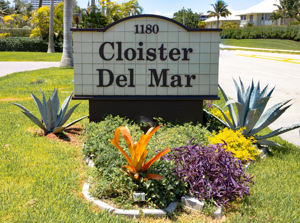 Cloister Del Mar
